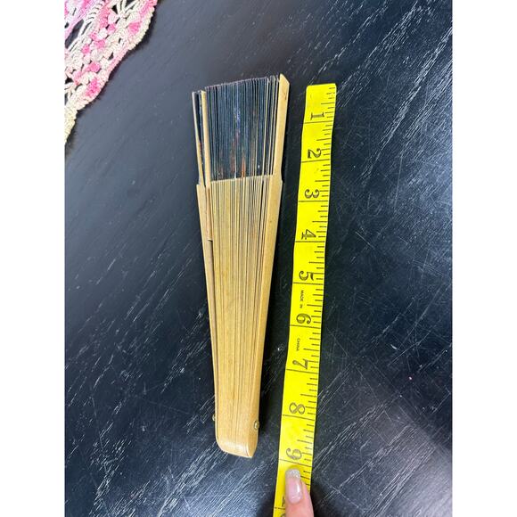 wooden hand painted- Vtg Spanish fan fabric ends floral- 16 inches extended - Picture 6 of 6